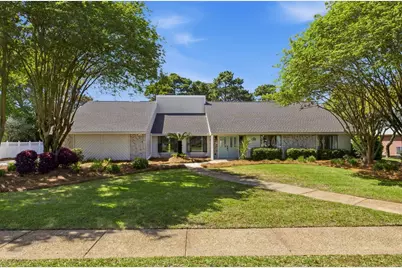 47 E Country Club Drive, Destin, FL 32541 - Photo 1