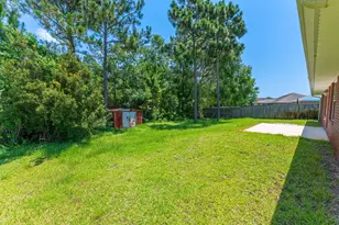 9750 Parker Lake Cir, Navarre, FL 32566 - Photo 33