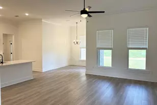 5904 Luckenbach Ln, Crestview, FL 32539 - Photo 7