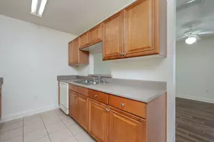 715 Majestic Dr, Crestview, FL 32536 - Photo 9