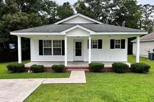 305 N Rangeline St, Bonifay, FL 32425 - Photo 1