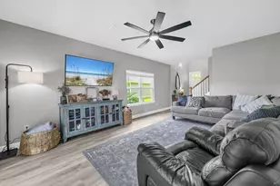 535 Riverwalk Cir, Freeport, FL 32439 - Photo 9