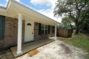611 Bullock Blvd, Niceville, FL 32578 - Photo 1