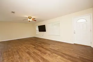 611 Bullock Blvd, Niceville, FL 32578 - Photo 3