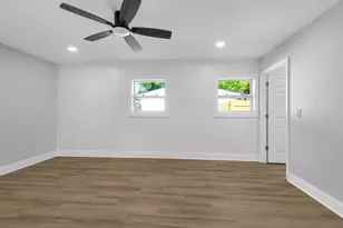 333 NW Hollywood Blvd, Fort Walton Beach, FL 32548 - Photo 21