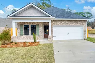 1913 Redwood Ave, Niceville, FL 32578 - Photo 1