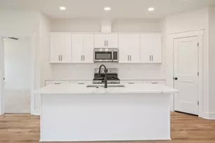3070 Lucky Farm Ln, Panama City, FL 32404 - Photo 11