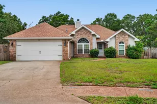 519 E Timberlake Dr, Mary Esther, FL 32569 - Photo 1