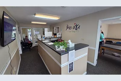 638 N Ferdon Boulevard #1st floor, Crestview, FL 32536 - Photo 9