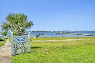 511 Fallin Water Dr, Mary Esther, FL 32569 - Photo 55