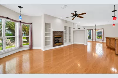 511 Fallin Water Drive, Mary Esther, FL 32569 - Photo 3