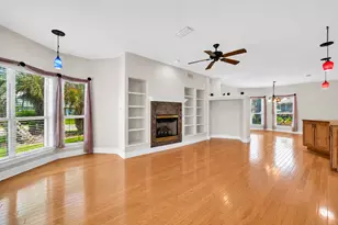 511 Fallin Water Dr, Mary Esther, FL 32569 - Photo 3