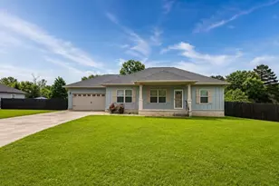 8195 Shooter Ln, Laurel Hill, FL 32567 - Photo 3