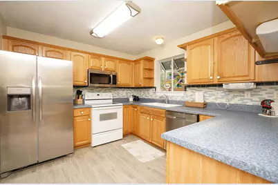 1700 Glenwood Court, Niceville, FL 32578 - Photo 5