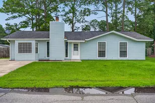1425 Mixon Dr, Fort Walton Beach, FL 32547 - Photo 1