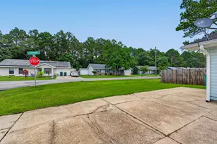 1425 Mixon Dr, Fort Walton Beach, FL 32547 - Photo 43