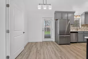 1425 Mixon Dr, Fort Walton Beach, FL 32547 - Photo 11