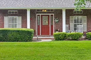 2555 Holley Pl, Navarre, FL 32566 - Photo 9