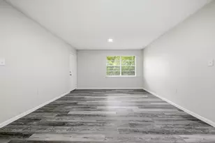 609 Colonial Dr, Fort Walton Beach, FL 32547 - Photo 5