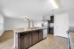 4924 Kensington Ln, Crestview, FL 32539 - Photo 11