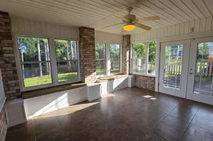 10020 Parker Lake Cir, Navarre, FL 32566 - Photo 29
