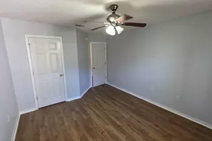 10020 Parker Lake Cir, Navarre, FL 32566 - Photo 21