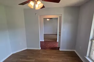10020 Parker Lake Cir, Navarre, FL 32566 - Photo 15