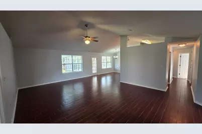 10020 Parker Lake Circle, Navarre, FL 32566 - Photo 5