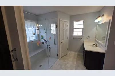 10020 Parker Lake Circle, Navarre, FL 32566 - Photo 25