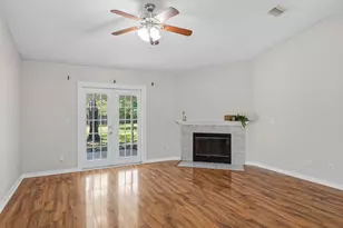 1945 Aurora Dr, Navarre, FL 32566 - Photo 15