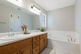 1945 Aurora Dr, Navarre, FL 32566 - Photo 29