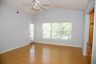 1501 N Partin Dr, Niceville, FL 32578 - Photo 9
