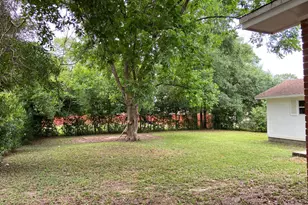 101 Blaylock St, Crestview, FL 32539 - Photo 3