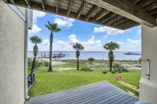 1440 Paradise Point Dr, Navarre, FL 32566 - Photo 9