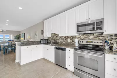 1440 Paradise Point Drive #UNIT 4, Navarre, FL 32566 - Photo 15