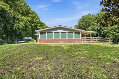 2017 Candlewood Drive, Navarre, FL 32566 - Photo 47