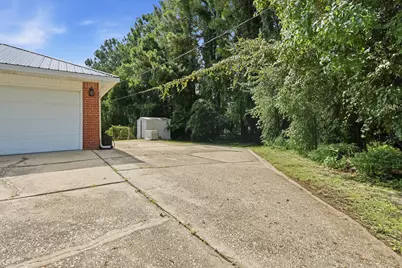 2017 Candlewood Drive, Navarre, FL 32566 - Photo 43