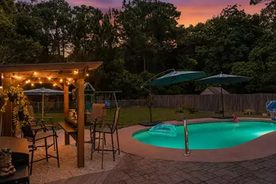 623 Parish Boulevard, Mary Esther, FL 32569 - Photo 1