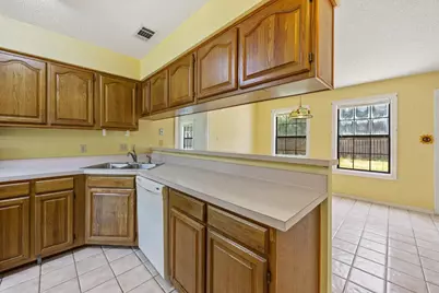 9413 Octavia Lane, Navarre, FL 32566 - Photo 11