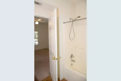 1501 N Partin Drive #APT  226, Niceville, FL 32578 - Photo 17