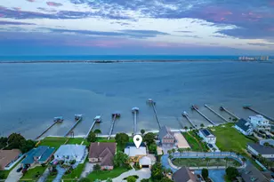 1901 Catamaran Dr, Navarre, FL 32566 - Photo 3