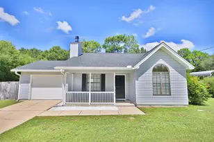 213 W Walker Circle, Crestview, FL 32539 - Photo 1