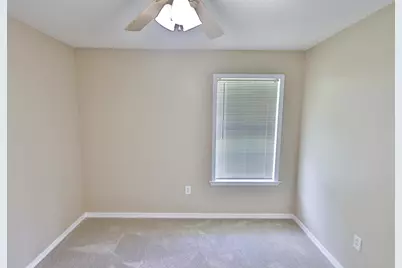 213 W Walker Circle, Crestview, FL 32539 - Photo 9