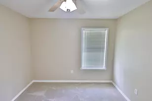 213 W Walker Circle, Crestview, FL 32539 - Photo 9