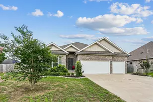 1129 Shoal River Dr, Crestview, FL 32539 - Photo 3