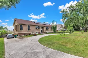 37 Country Club Rd, Shalimar, FL 32579 - Photo 1