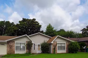 726 Dubois Dr, Fort Walton Beach, FL 32547 - Photo 1