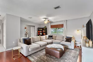 5 Lakeview Dr, Mary Esther, FL 32569 - Photo 1