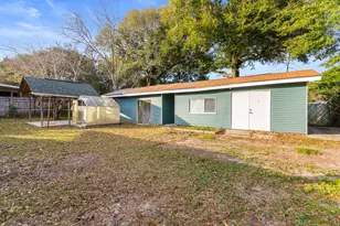 127 NW Holmes Blvd, Fort Walton Beach, FL 32548 - Photo 17