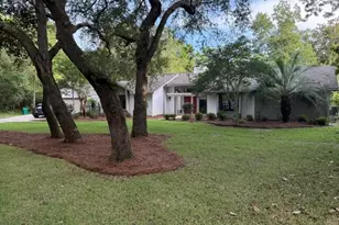 103 E Capri Cove, Niceville, FL 32578 - Photo 3